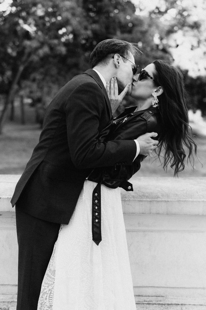 okulary przeciwsłoneczne sesja ślubna